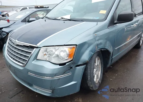 2010 Chrysler Town & Country New Lx z USA, uszkodzony, nr VIN 2A4RR2D16AR414672